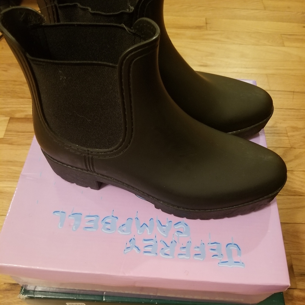 Boot - Picture 2 of 3